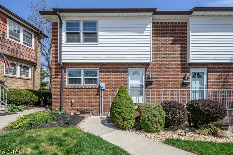 4 Cardinal Ln 1 Property Photo 1