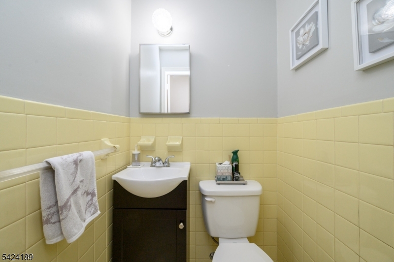 4 Cardinal Ln 1 Property Photo 4