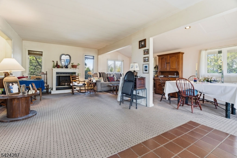 102 S Franklin St Property Photo 10