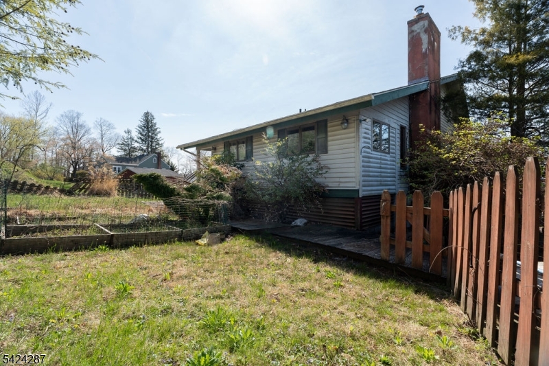 102 S Franklin St Property Photo 20
