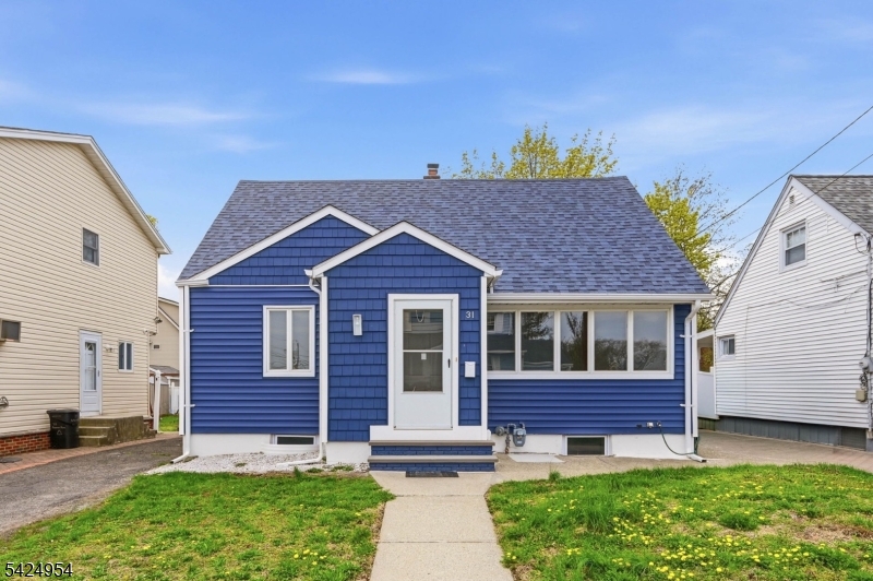 31 Ackerson Pl Property Photo 1