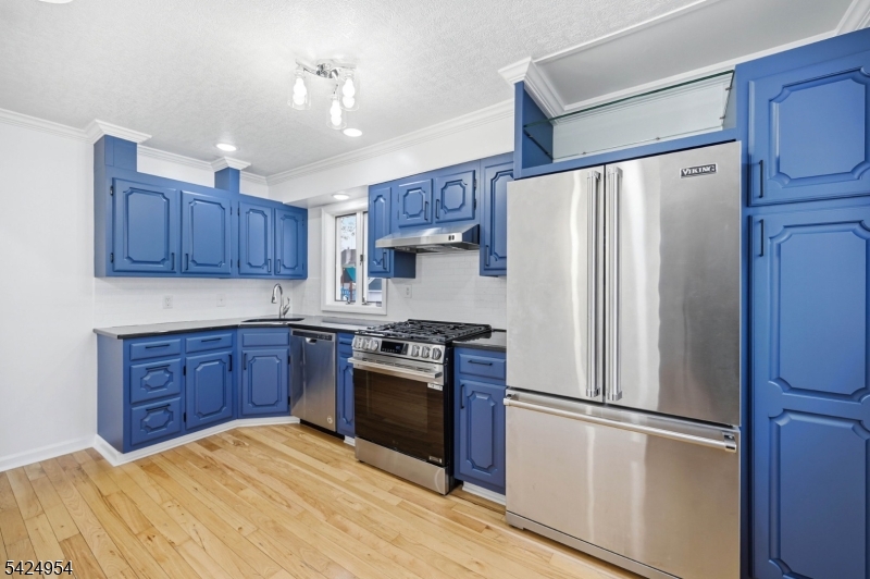 31 Ackerson Pl Property Photo 3