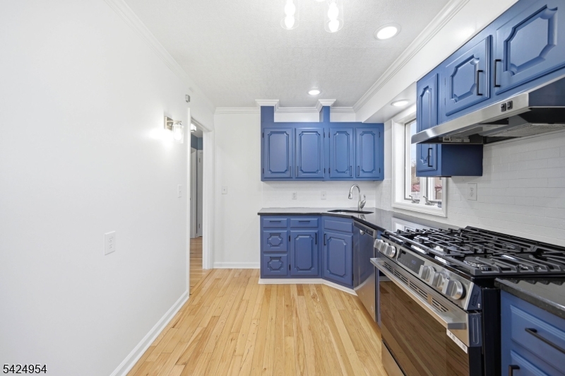 31 Ackerson Pl Property Photo 4