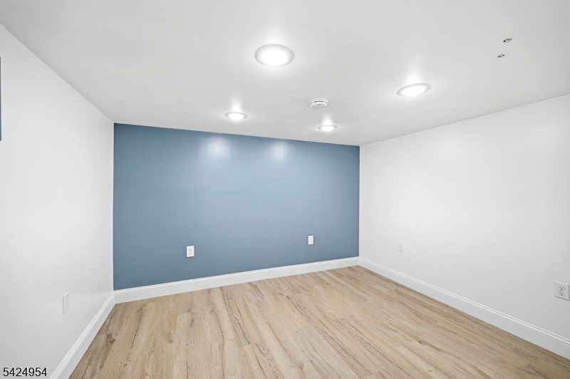 31 Ackerson Pl Property Photo 6