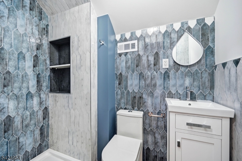 31 Ackerson Pl Property Photo 16