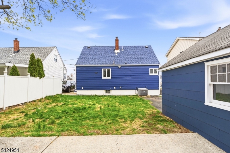 31 Ackerson Pl Property Photo 20
