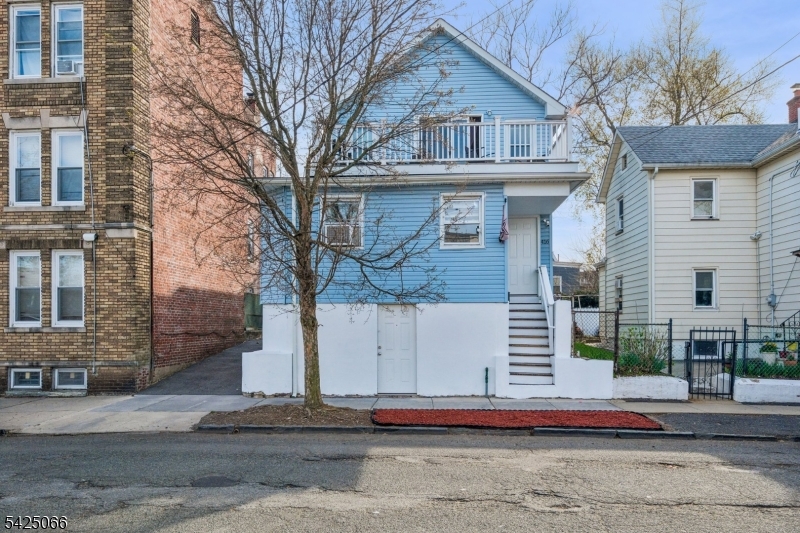 416 Frankfort St Property Photo 1
