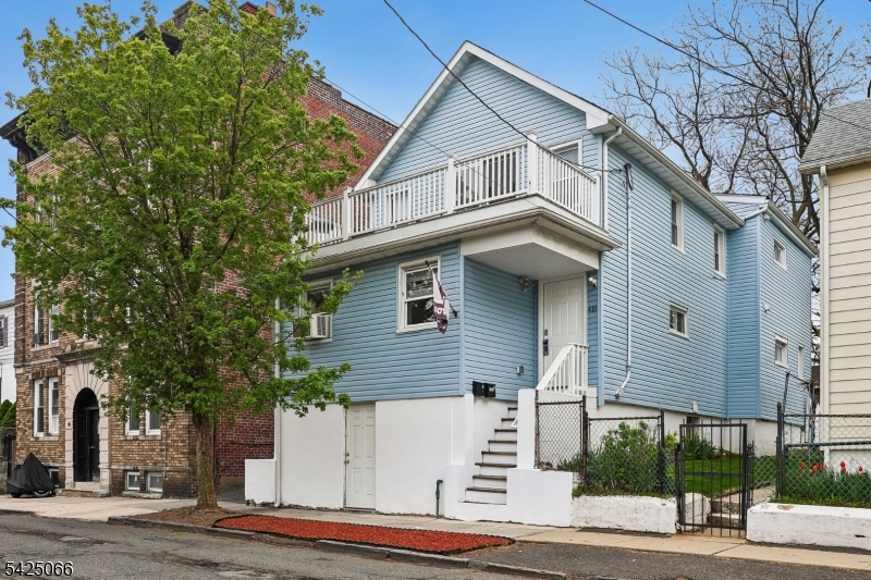 416 Frankfort St Property Photo 19