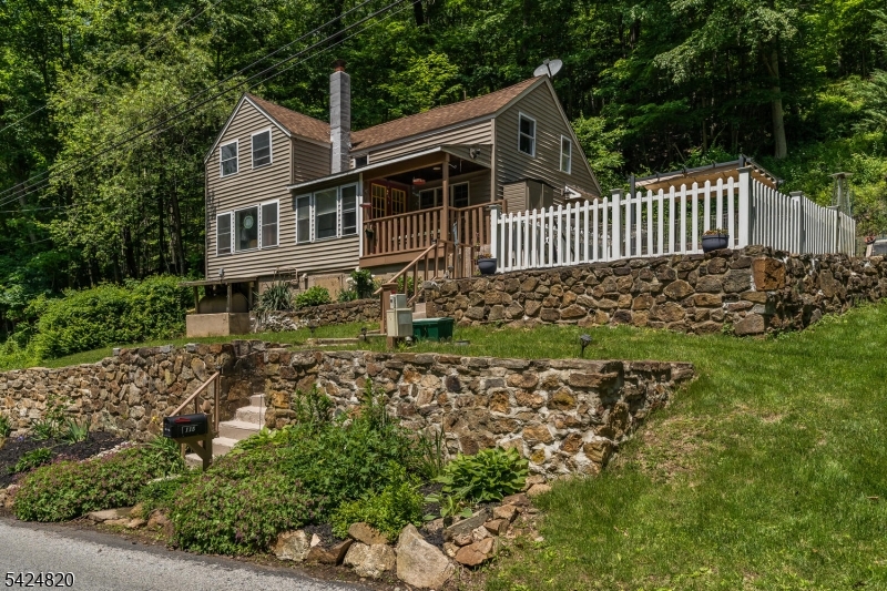 115 Stephensburg Rd Property Photo 1