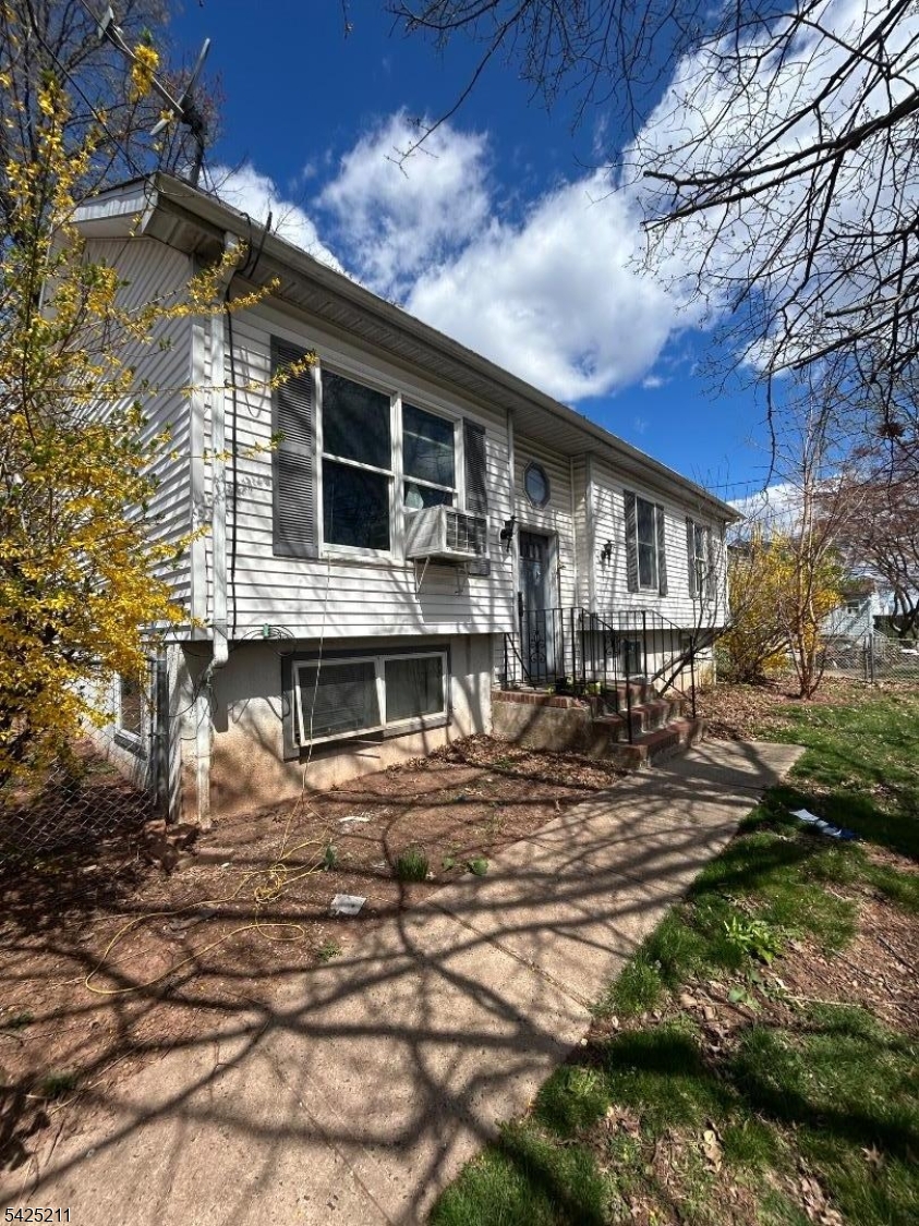 123 Kimball St Property Photo 1
