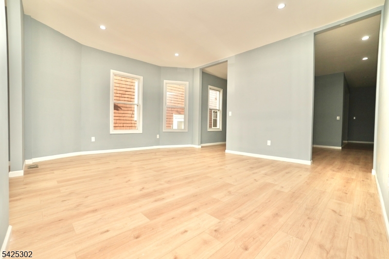 678 Highland Ave Property Photo 5