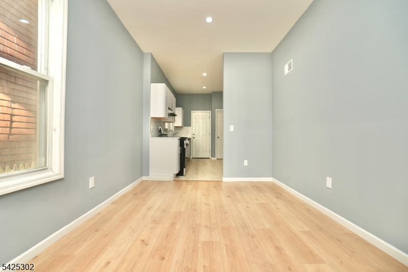 678 Highland Ave Property Photo 6