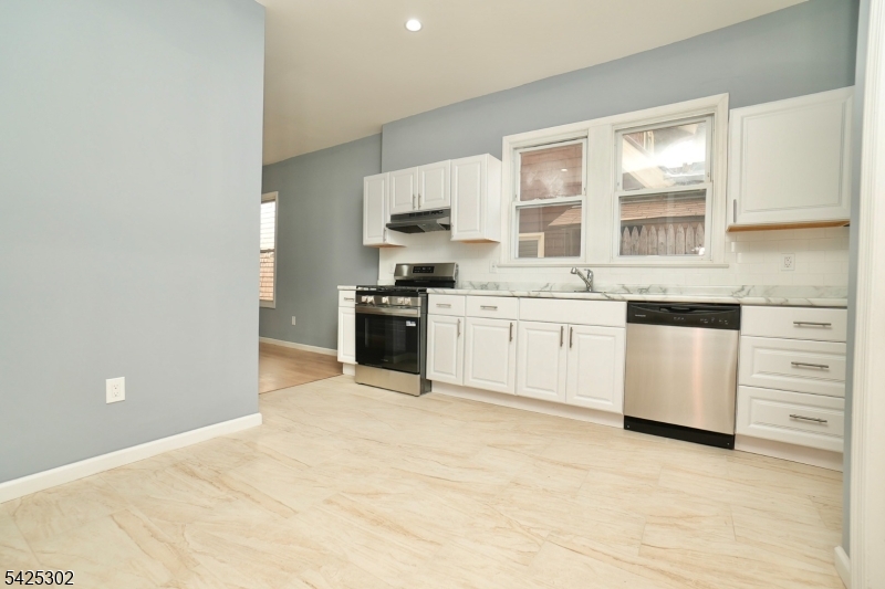 678 Highland Ave Property Photo 9