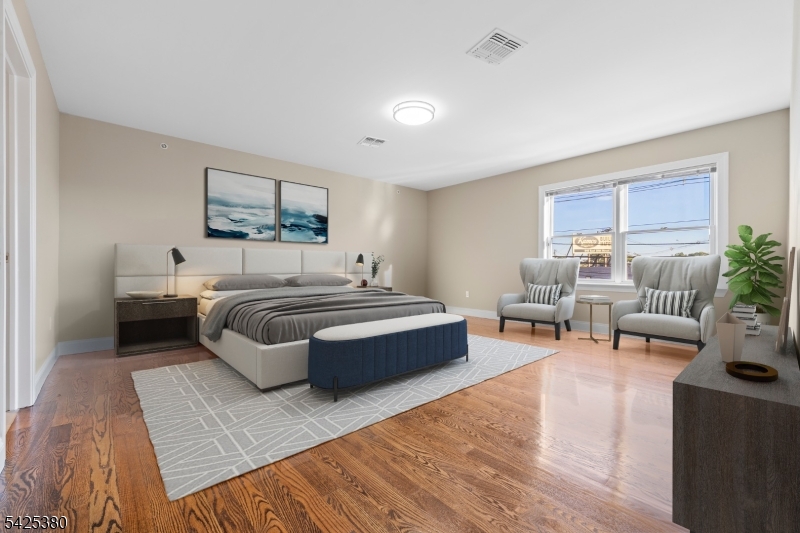 658 Market St Property Photo 5