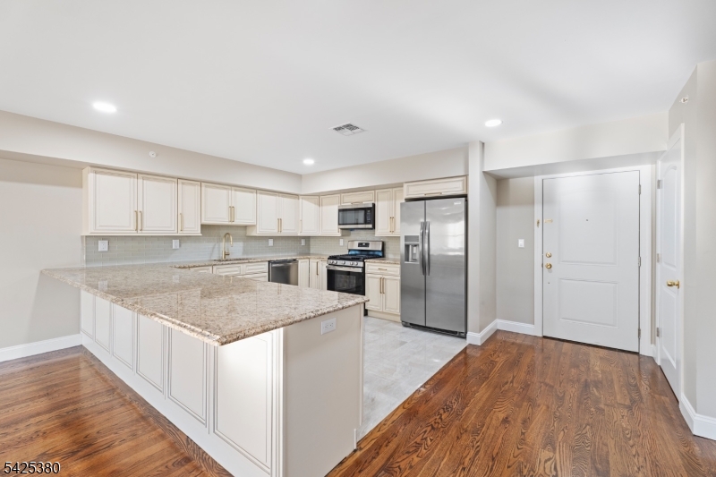 658 Market St Property Photo 19