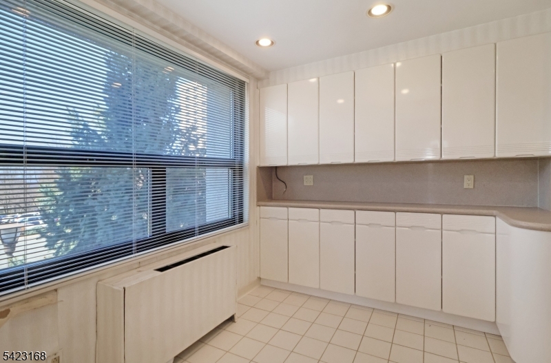 2 Claridge Dr. 1le Property Photo 5