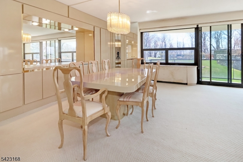 2 Claridge Dr. 1le Property Photo 6