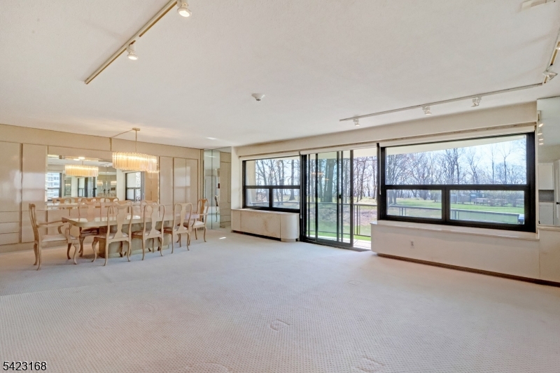 2 Claridge Dr. 1le Property Photo 7