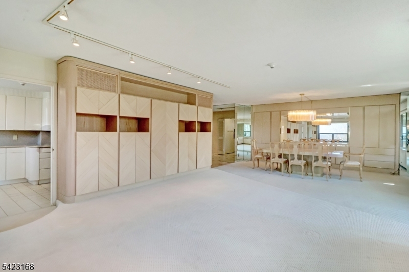 2 Claridge Dr. 1le Property Photo 8