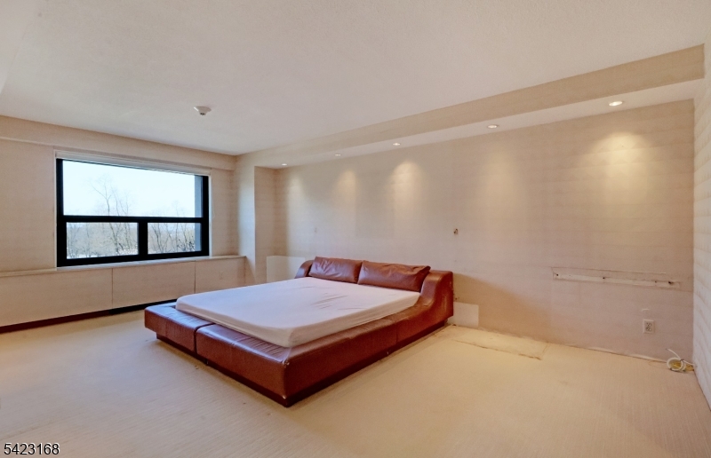 2 Claridge Dr. 1le Property Photo 10