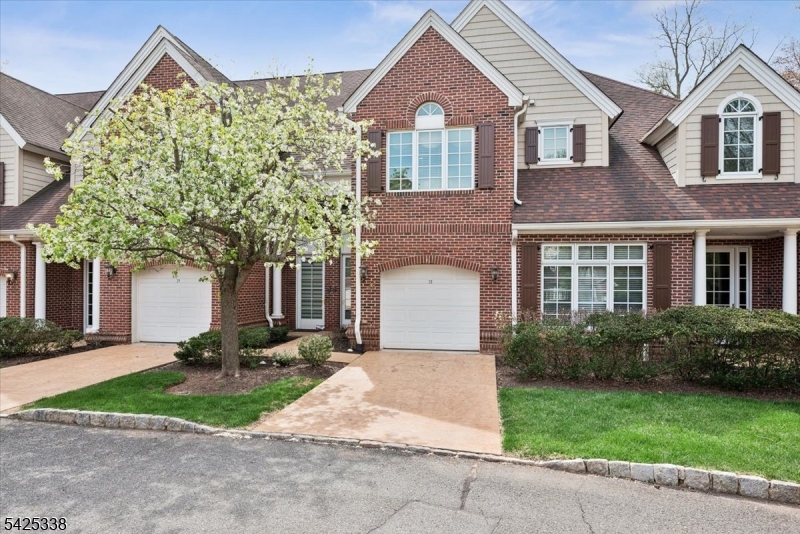 28 Schmidt Circle Property Photo 1