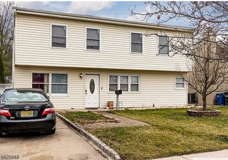 62 Leber Ave Property Photo 1