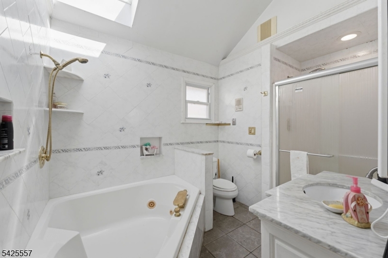 6 Oneida Ave Property Photo 6