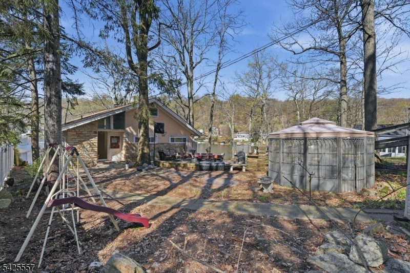 6 Oneida Ave Property Photo 10