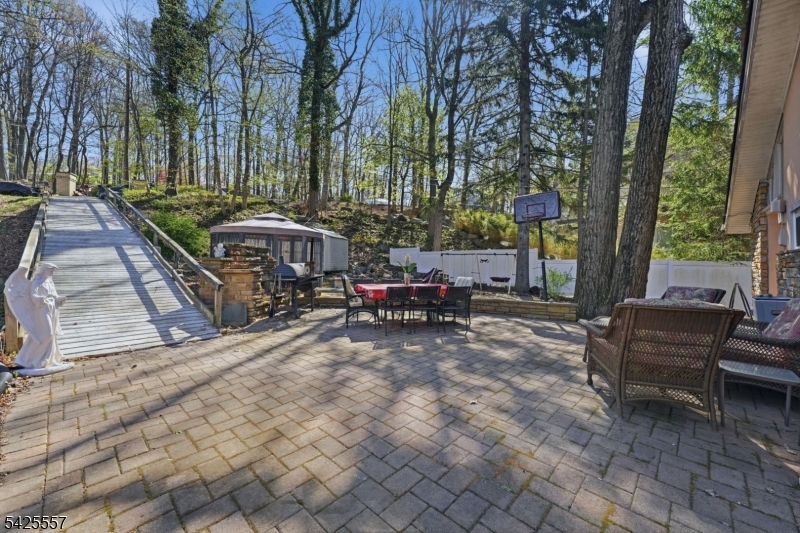 6 Oneida Ave Property Photo 11