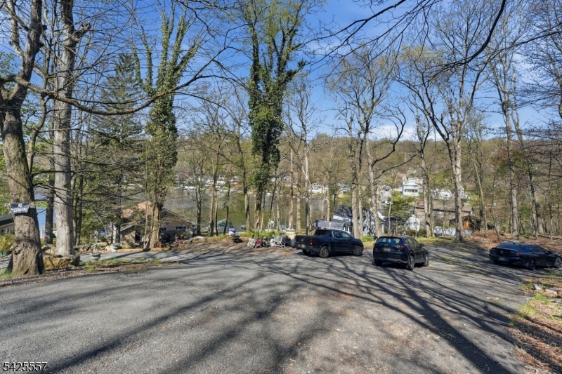 6 Oneida Ave Property Photo 12