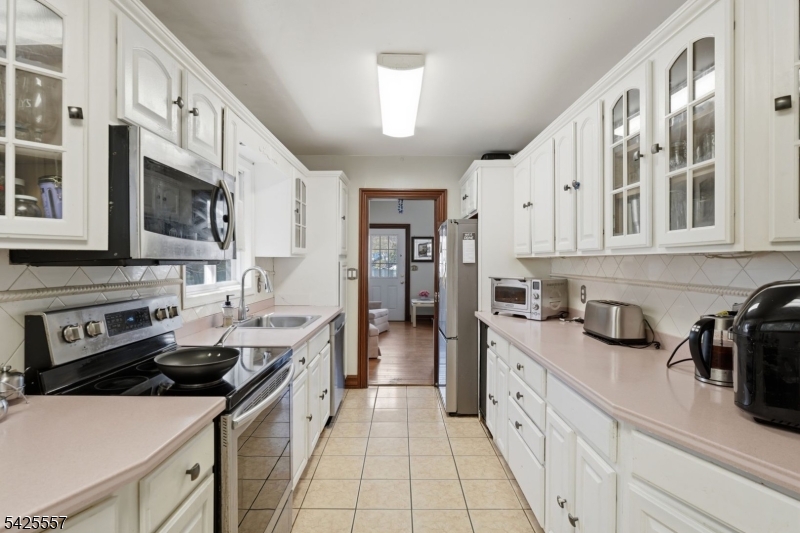 6 Oneida Ave Property Photo 21