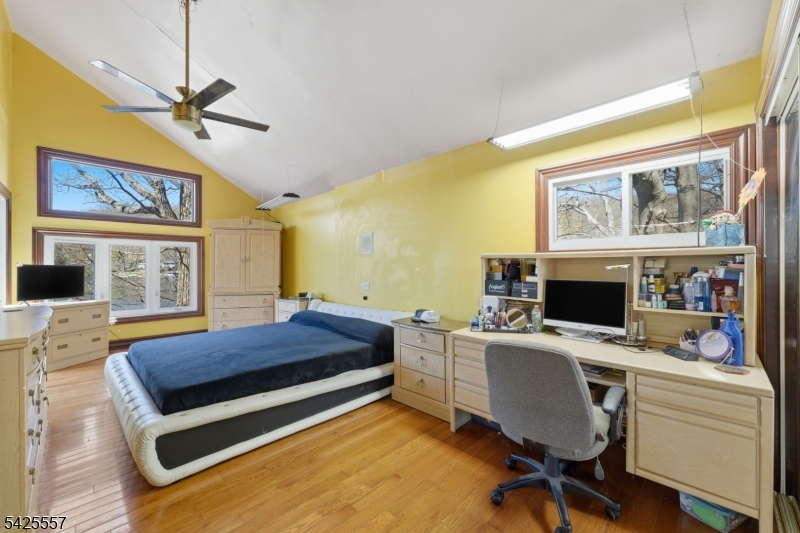6 Oneida Ave Property Photo 23