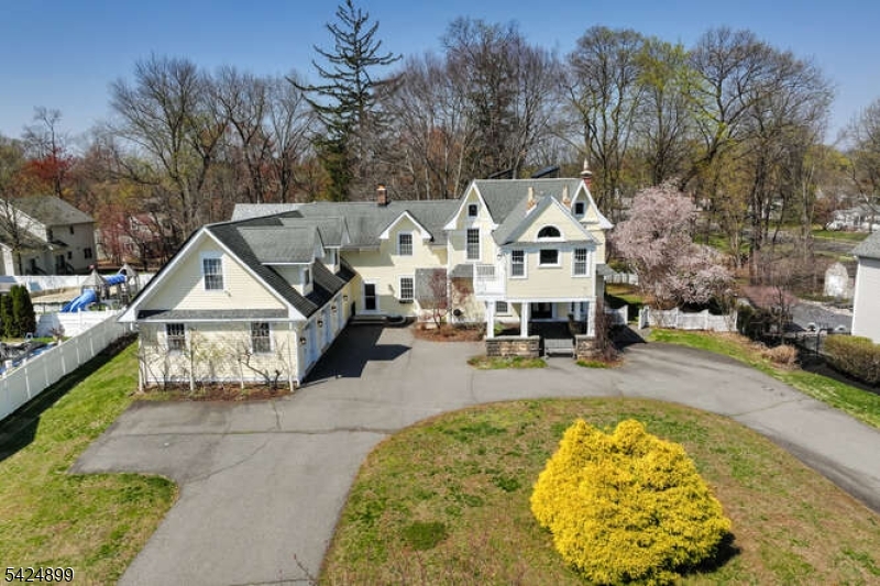 1812 Bellew Pl Property Photo 1