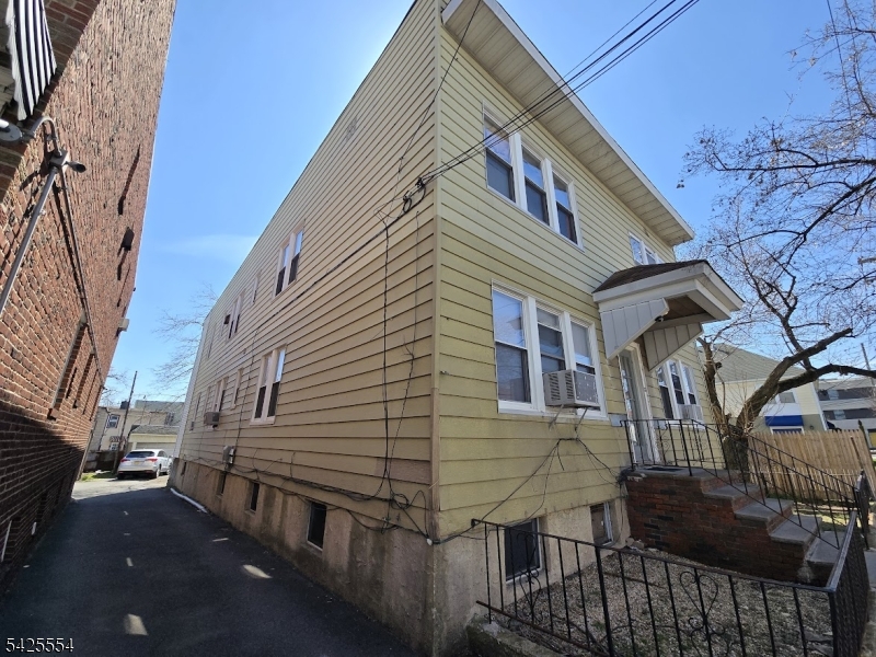 12 Frederick St Property Photo 2