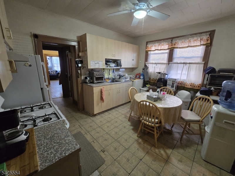 12 Frederick St Property Photo 14