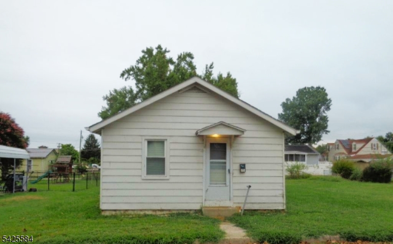 82 Castle Heights Ave Property Photo 1