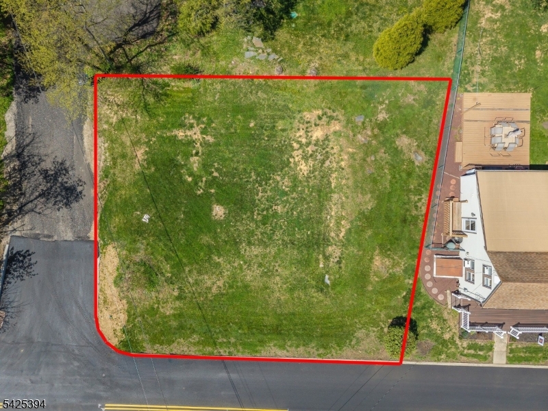 Maple Ln Property Photo 3