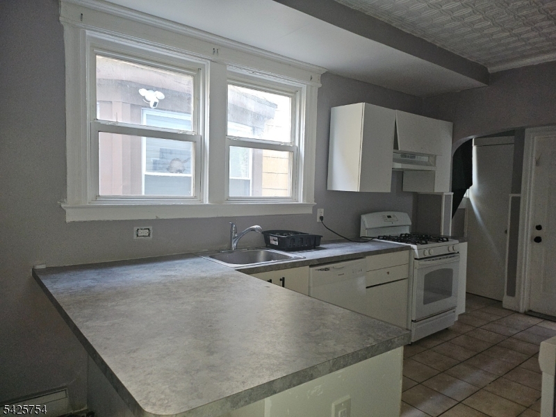 234 Smith St Property Photo 4