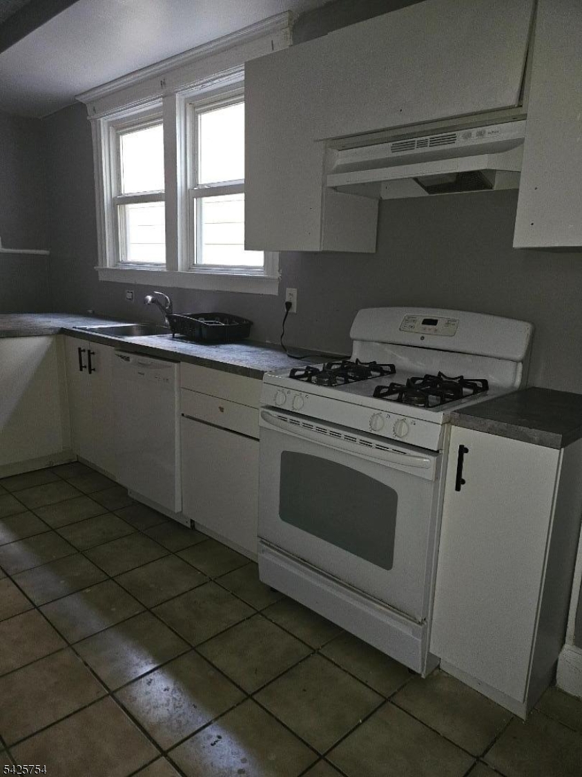 234 Smith St Property Photo 5