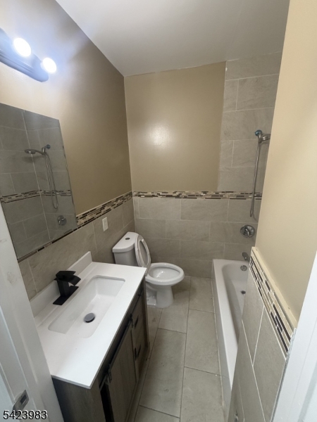 131 Huntington Ter Property Photo 9