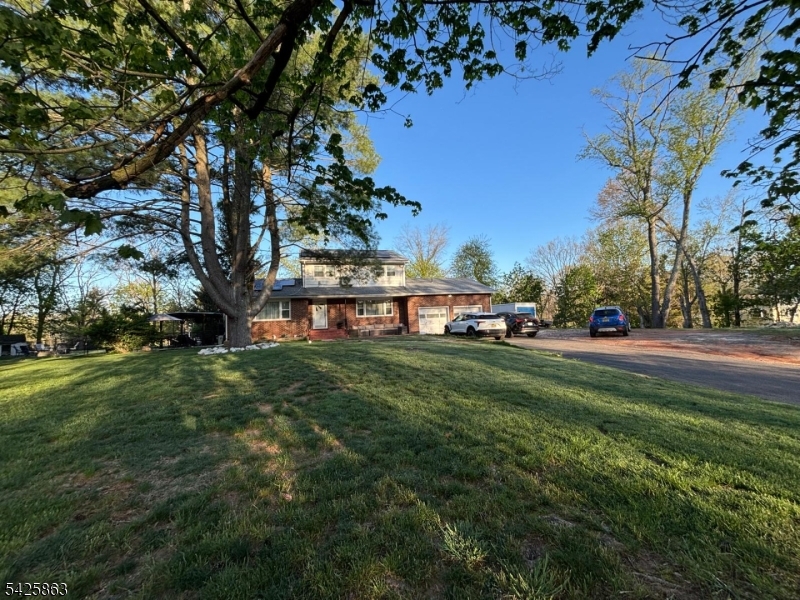 225 Sunnymead Rd Property Photo 8