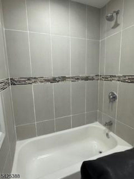 380 Halsted St Property Photo 5