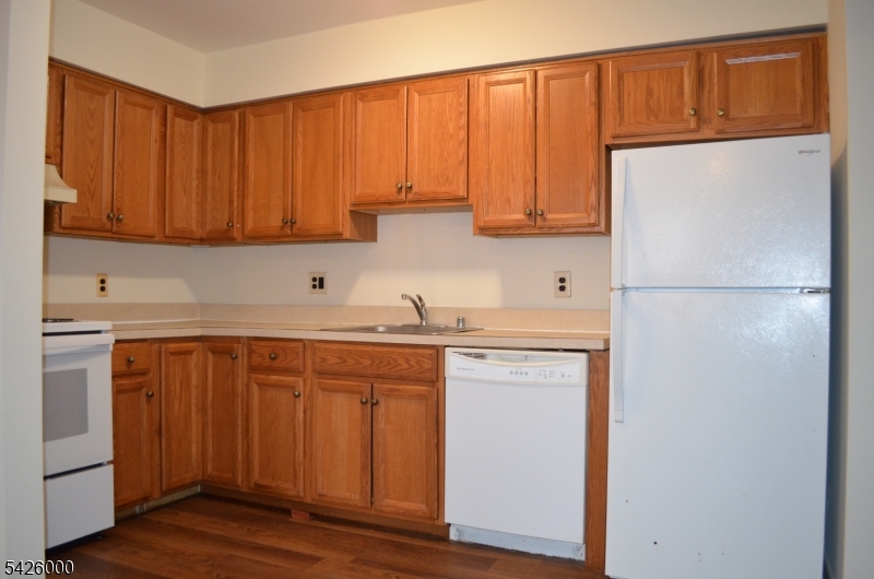 50 Cook Ave 1a Property Photo 4
