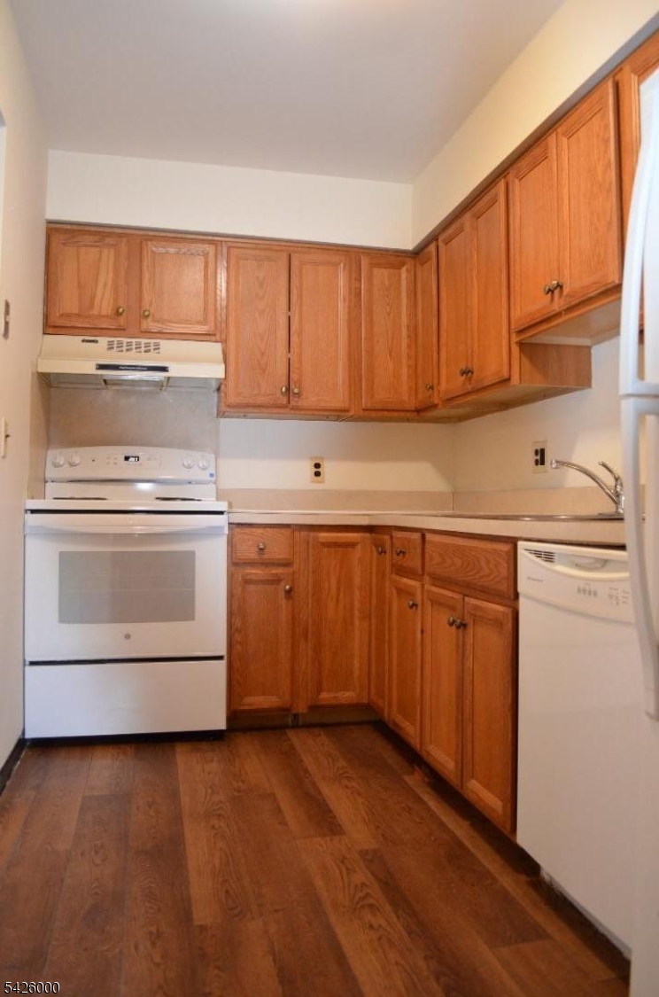 50 Cook Ave 1a Property Photo 5