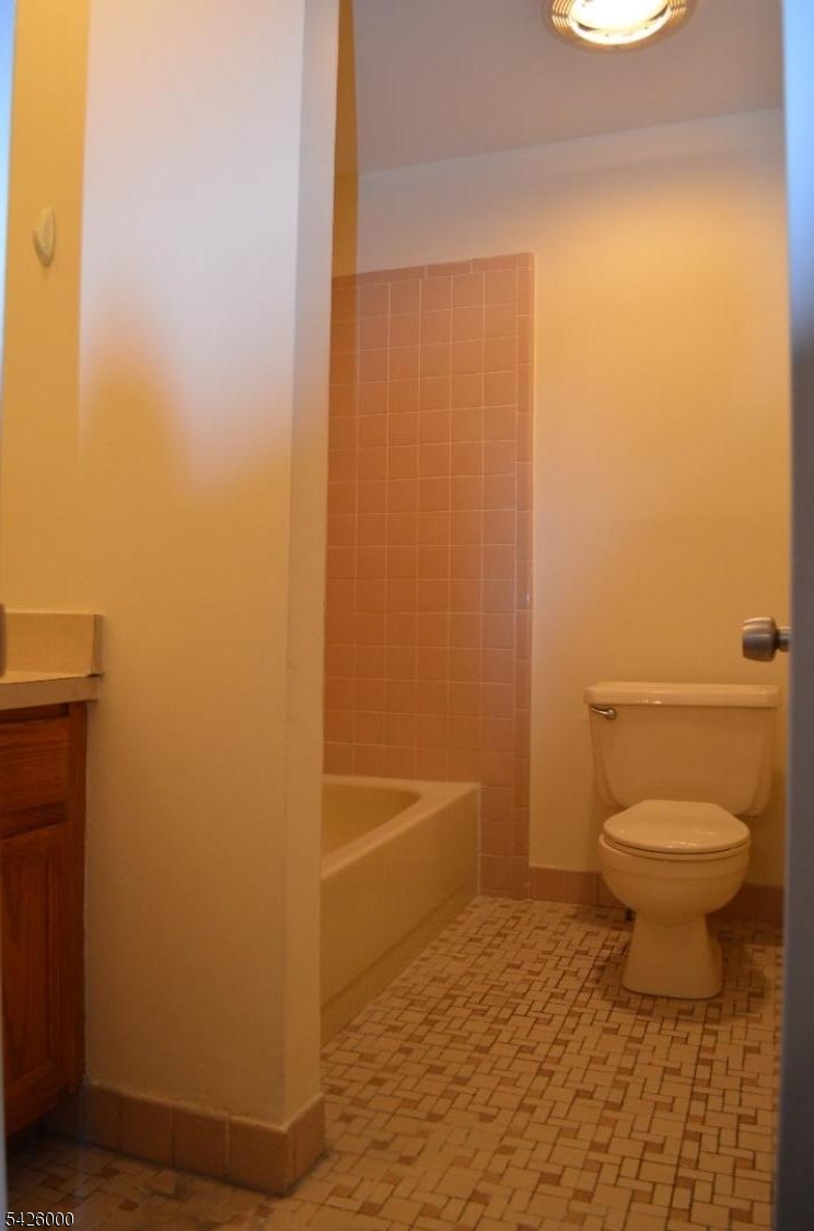 50 Cook Ave 1a Property Photo 12