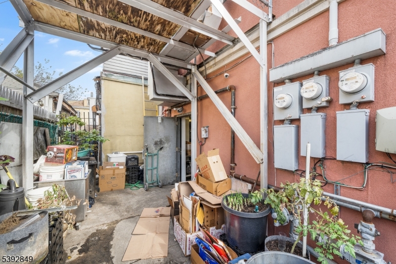 465 Union Ave Property Photo 13