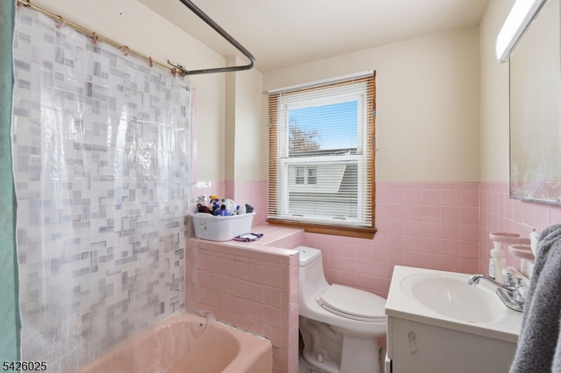 721 E Curtis St Property Photo 15