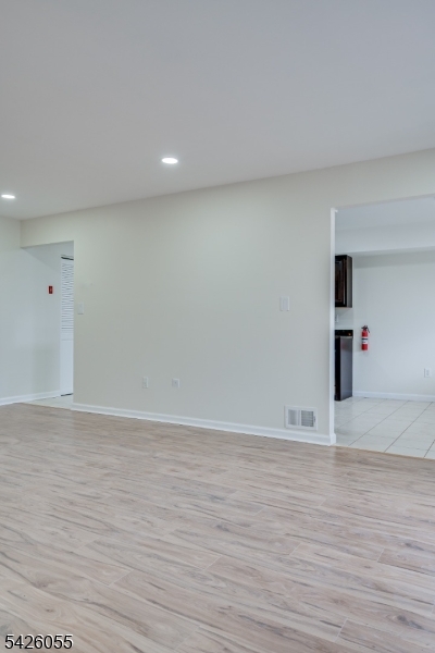 1314 Edison Glen Ter Property Photo 3