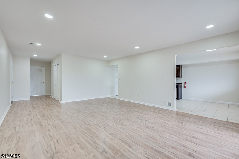 1314 Edison Glen Ter Property Photo 4
