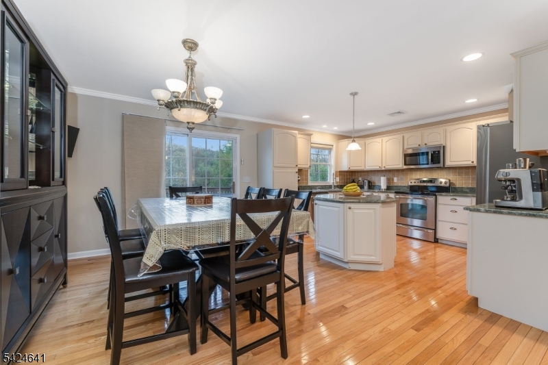 21 Marble St Property Photo 6